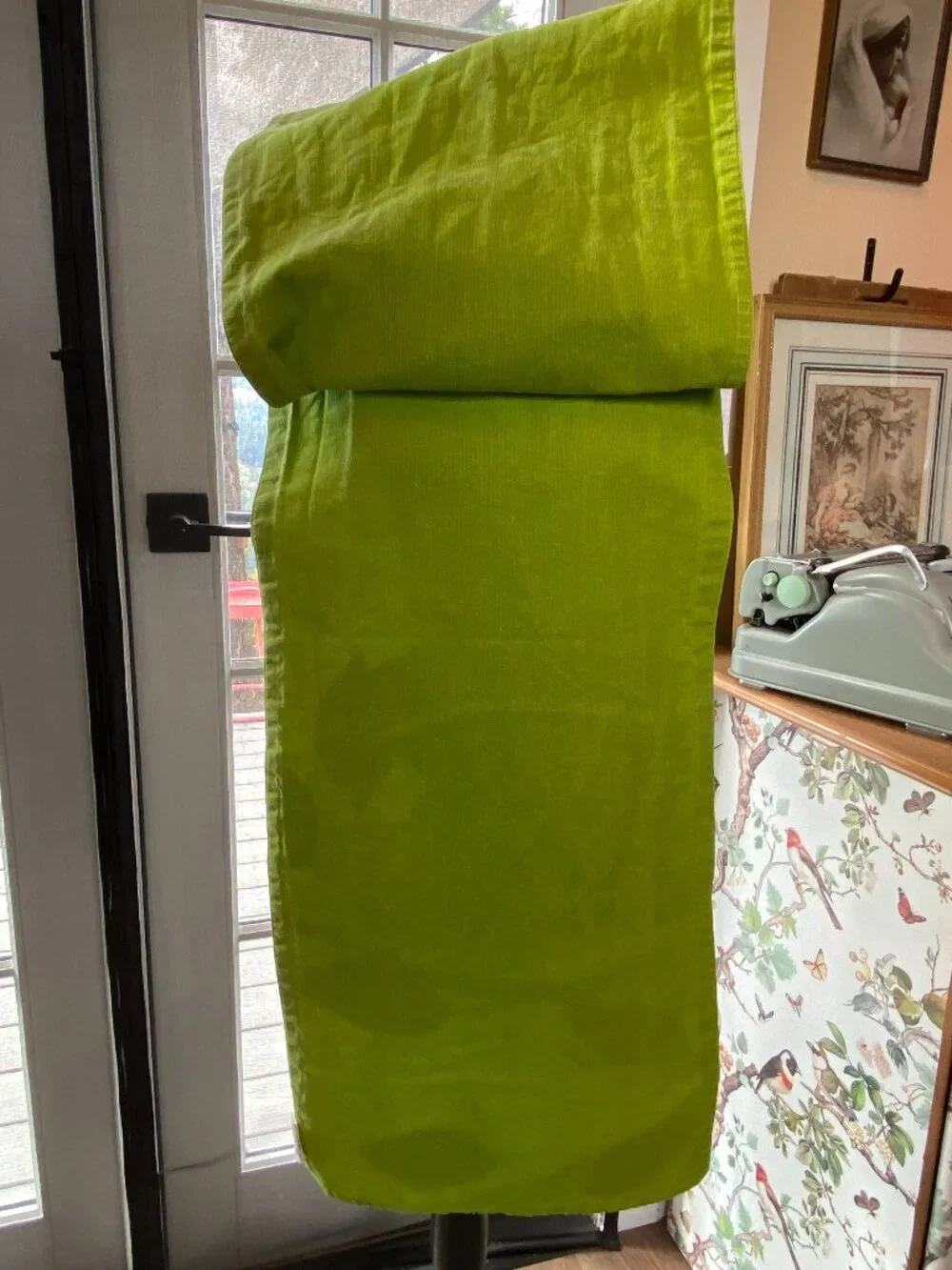 Vintage CB2 Green and White Gingko and Leaves 100% Cotton Table Runner 14